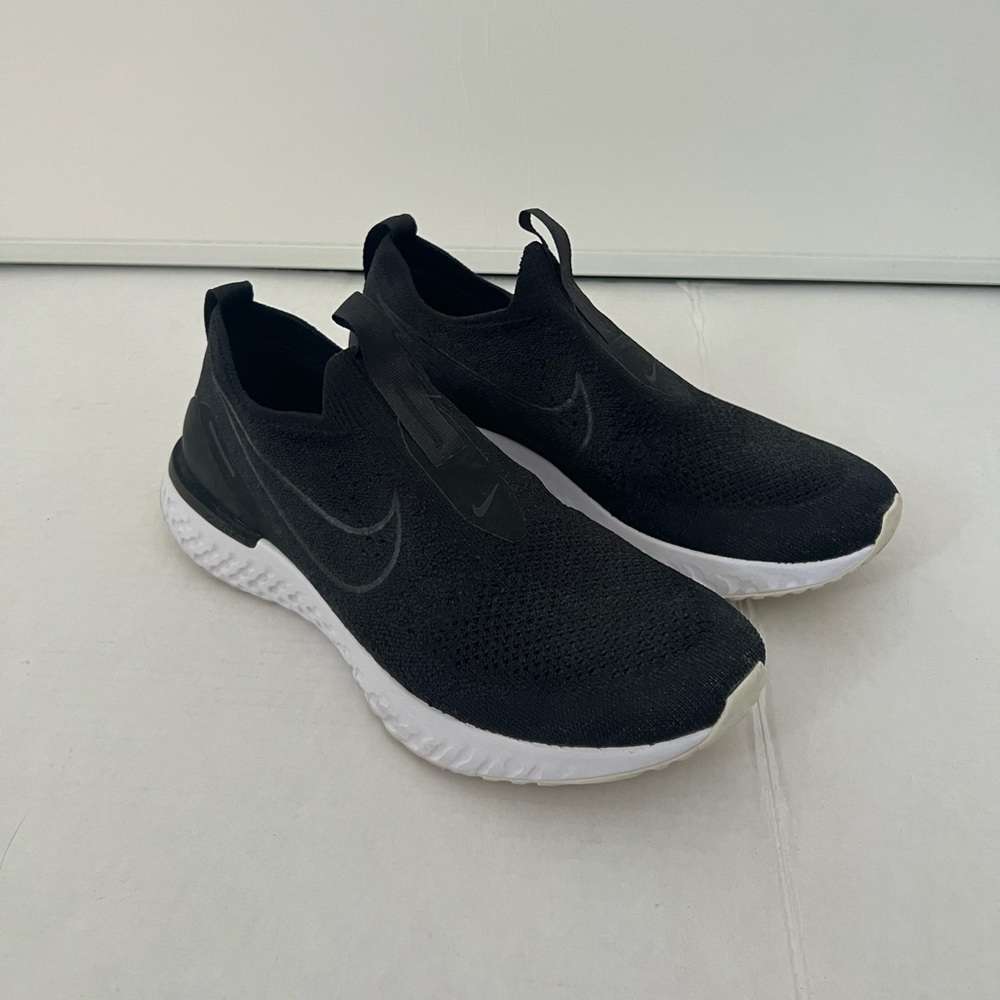 Nike Women’s Epic Phantom React Flyknit Running Shoes